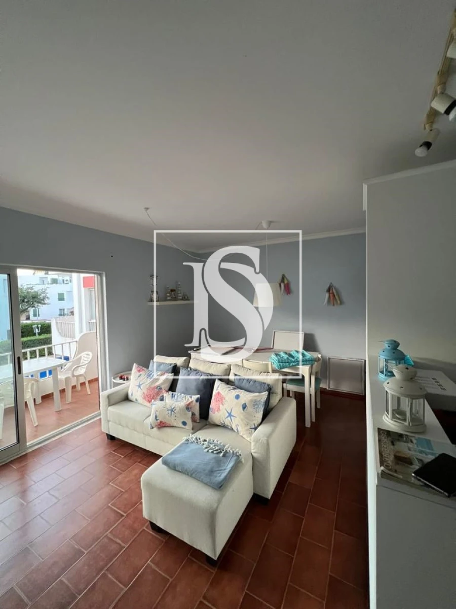 Apartamento T1 para Arrendamento em Quarteira Foto 3