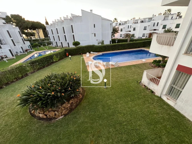 Apartamento T1 para Arrendamento em Quarteira Foto 2