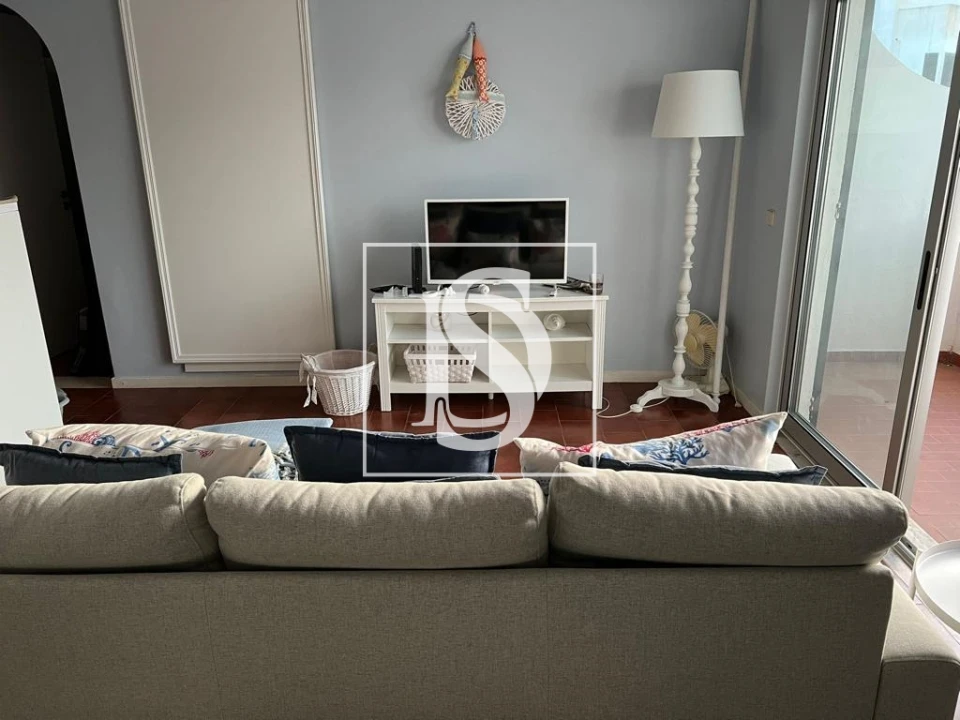Apartamento T1 para Arrendamento em Quarteira Foto 4