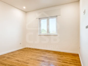 Apartamento T3 para Venda em Coruche, Fajarda e Erra