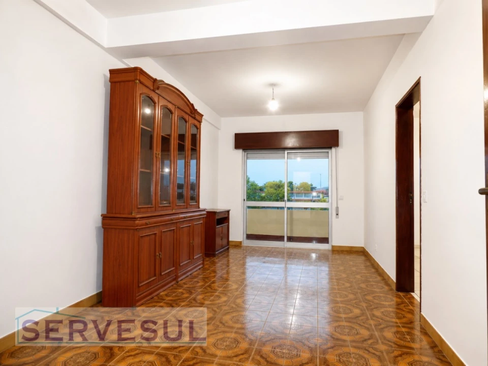 Apartamento T4 para Venda em São Bartolomeu de Messines Foto 3