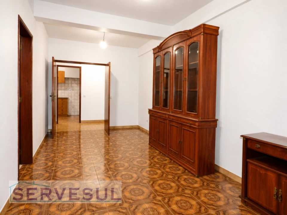 Apartamento T4 para Venda em São Bartolomeu de Messines Foto 1