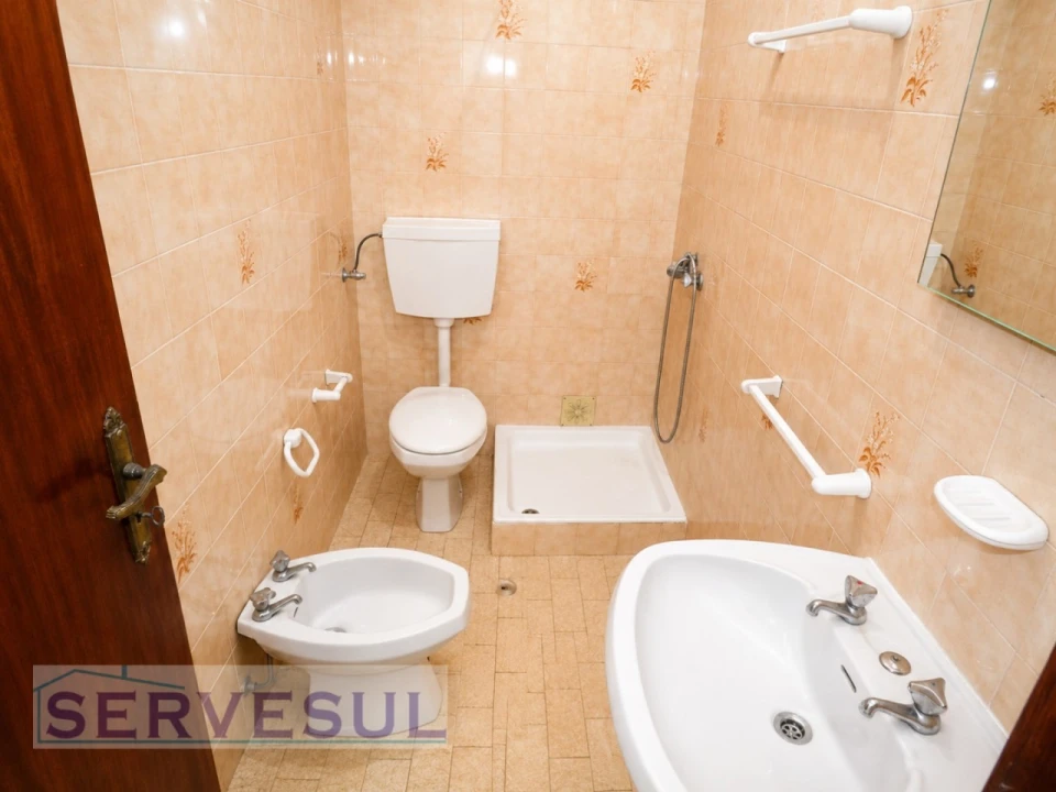 Apartamento T4 para Venda em São Bartolomeu de Messines Foto 14