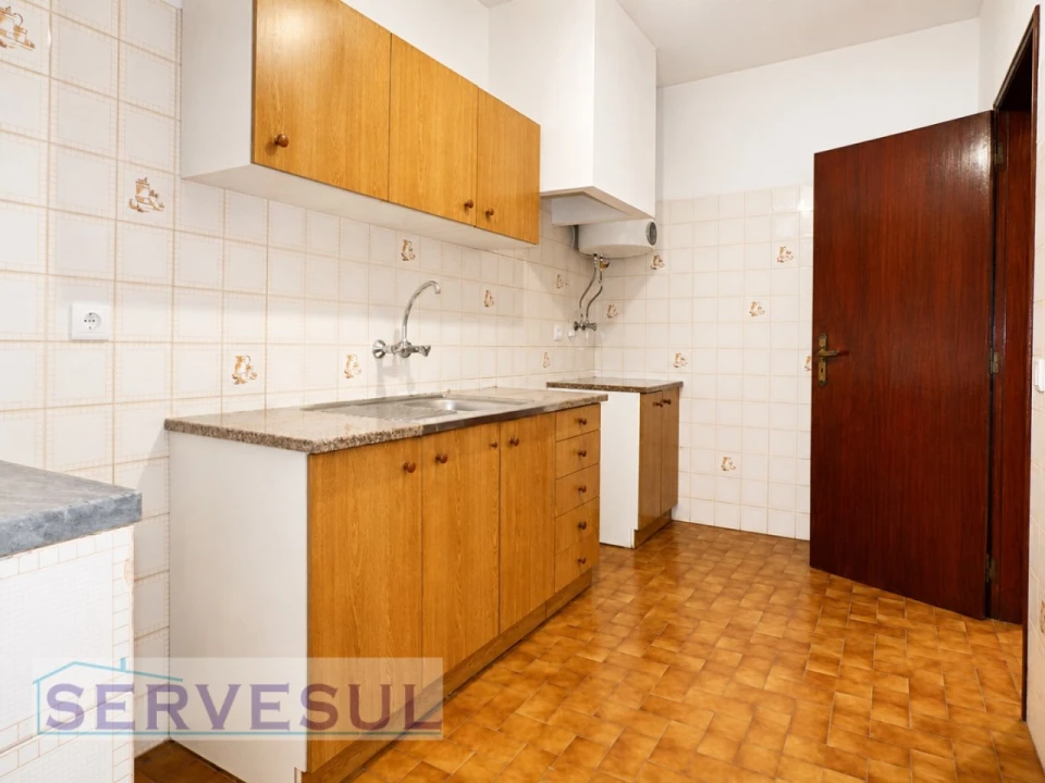 Apartamento T4 para Venda em São Bartolomeu de Messines Foto 2