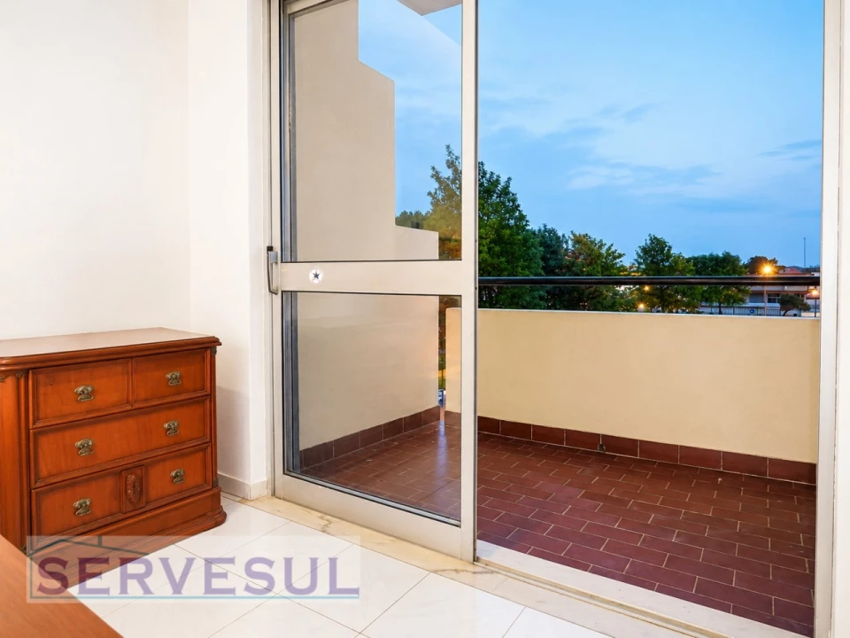 Apartamento T4 para Venda em São Bartolomeu de Messines Foto 10