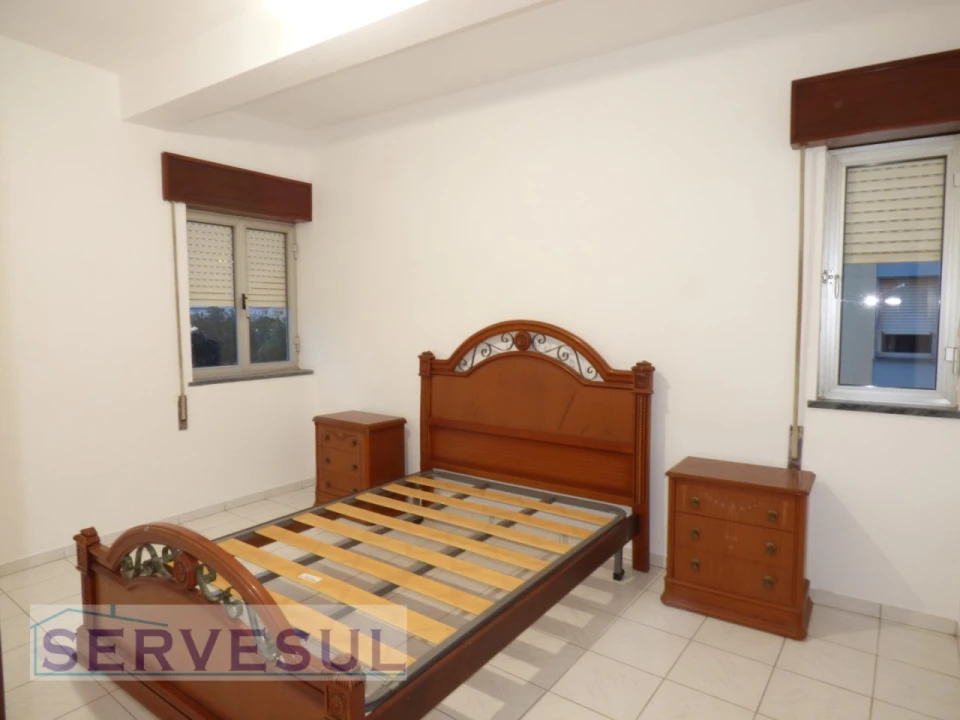 Apartamento T4 para Venda em São Bartolomeu de Messines Foto 7