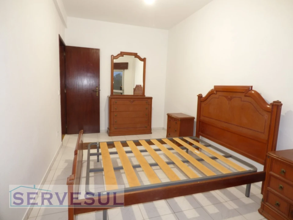 Apartamento T4 para Venda em São Bartolomeu de Messines Foto 8