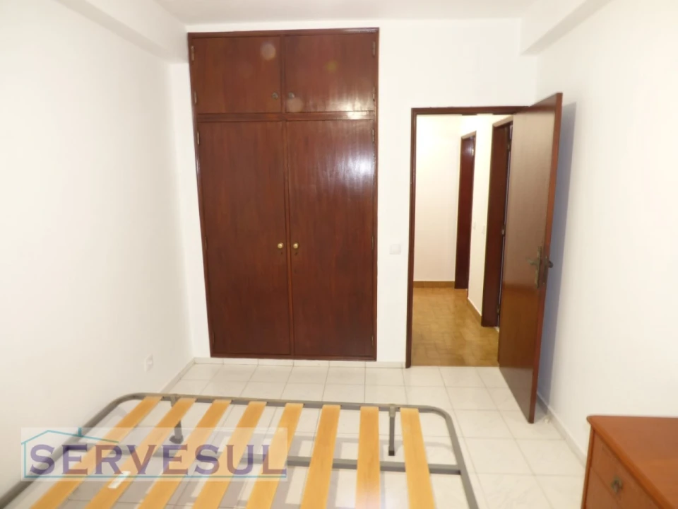 Apartamento T4 para Venda em São Bartolomeu de Messines Foto 12