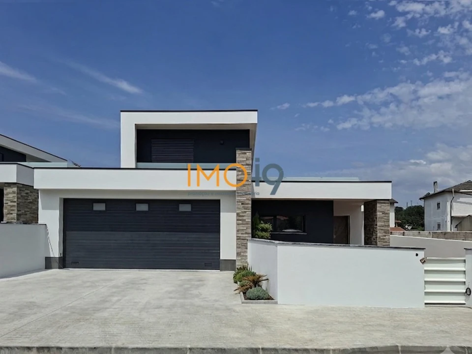Moradia T3 para Venda em Fatima Foto 1