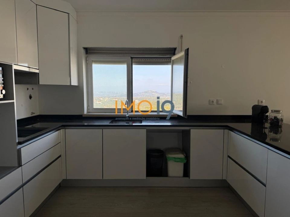 Moradia T4 para Venda em Fatima Foto 11