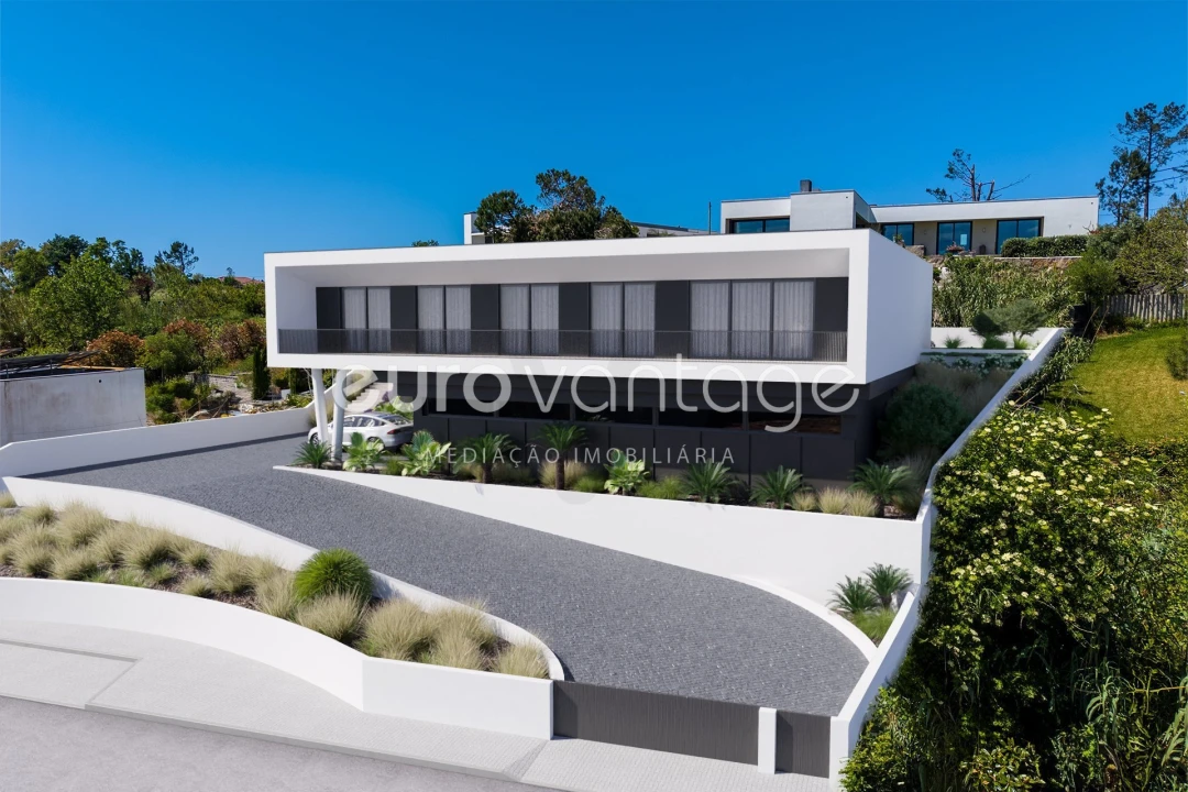 Moradia T4 para Venda em Amor Foto 1