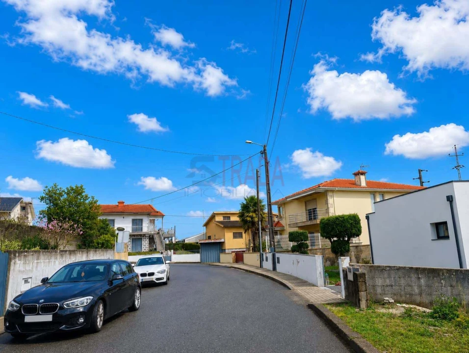 Terreno para Venda em Campos e Louredo Foto 7