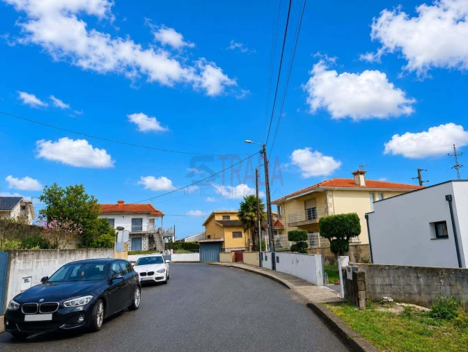 Terreno para Venda em Campos e Louredo Foto 7