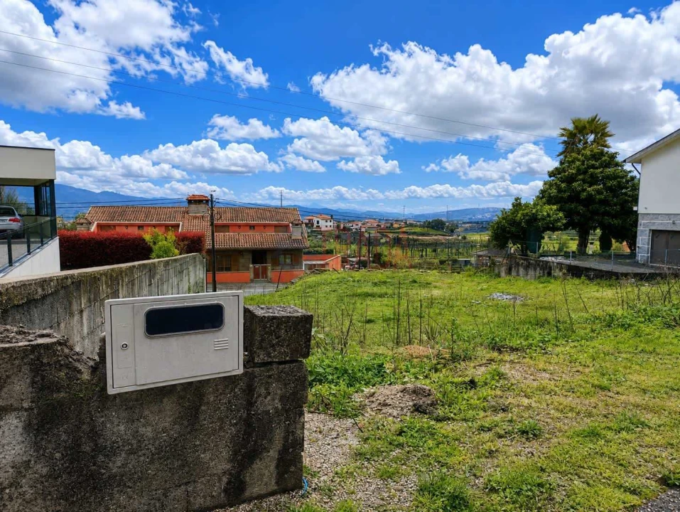 Terreno para Venda em Campos e Louredo Foto 4