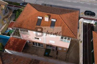 Moradia T2 para Venda em Charneca de Caparica e Sobreda