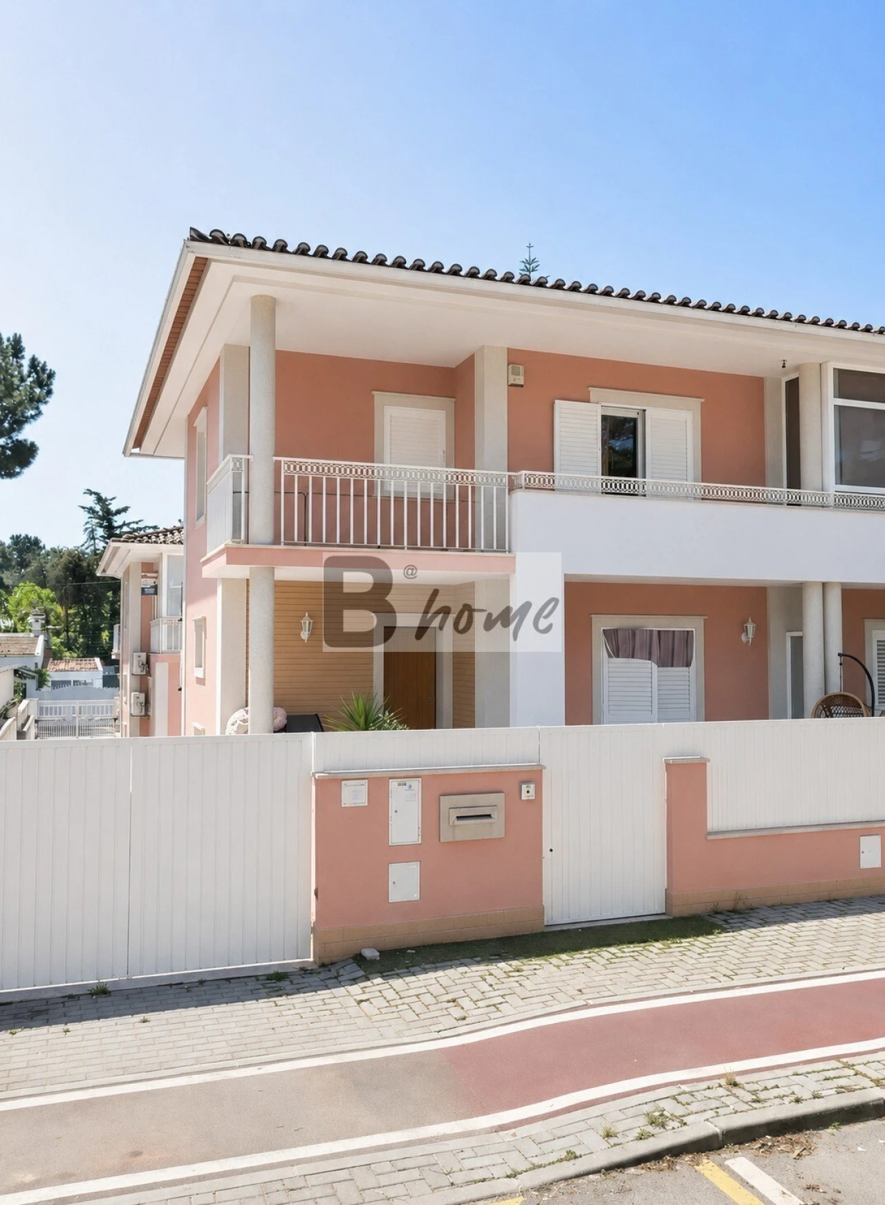 Moradia T2 para Venda em Charneca de Caparica e Sobreda Foto 1