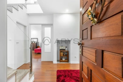 Apartamento T5 para Venda em Santa Marinha e São Pedro da Afurada