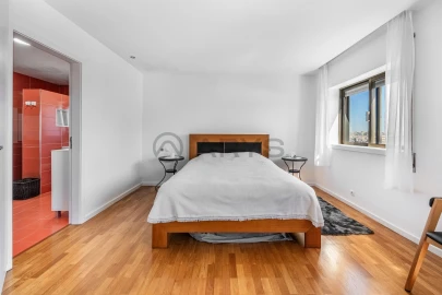 Apartamento T5 para Venda em Santa Marinha e São Pedro da Afurada