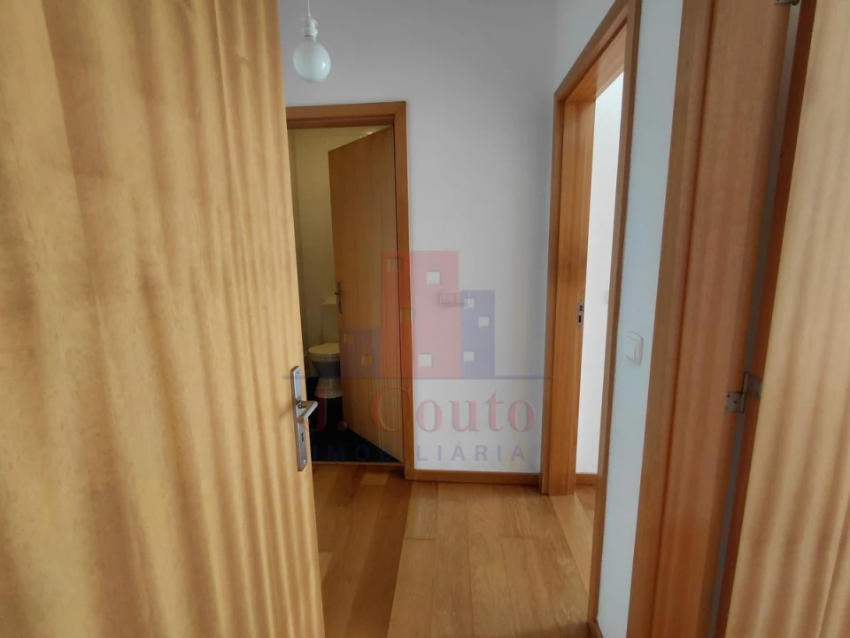 Apartamento T2 para Arrendamento em Caldas da Rainha - Santo Onofre e Serra do Bouro Foto 10