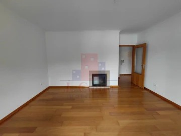 Apartamento T2 para Arrendamento em Caldas da Rainha - Santo Onofre e Serra do Bouro
