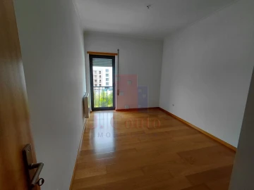 Apartamento T2 para Arrendamento em Caldas da Rainha - Santo Onofre e Serra do Bouro