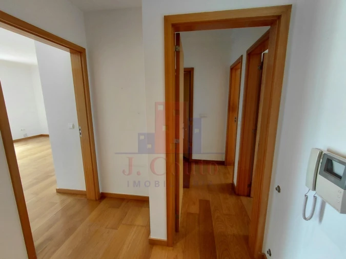 Apartamento T2 para Arrendamento em Caldas da Rainha - Santo Onofre e Serra do Bouro Foto 5