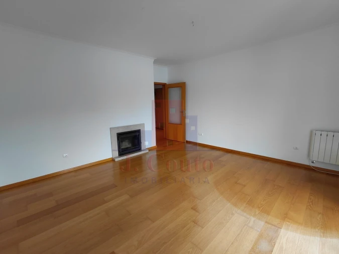Apartamento T2 para Arrendamento em Caldas da Rainha - Santo Onofre e Serra do Bouro Foto 7
