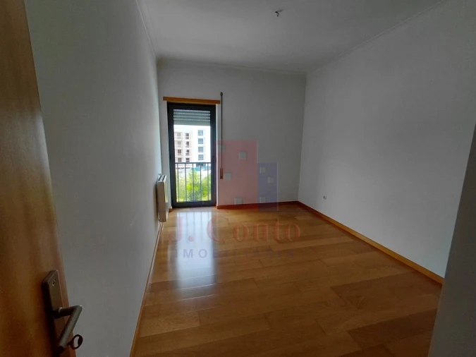 Apartamento T2 para Arrendamento em Caldas da Rainha - Santo Onofre e Serra do Bouro Foto 12