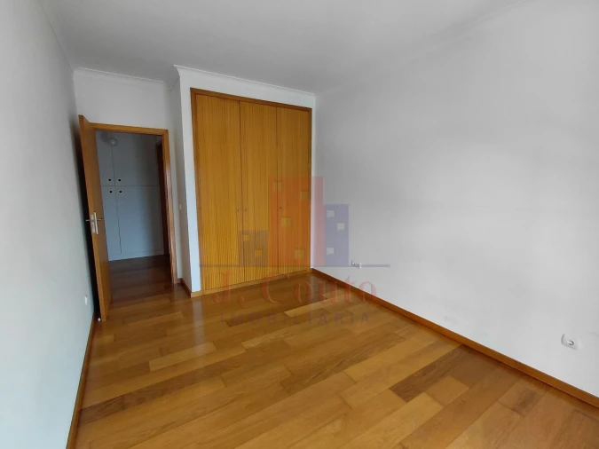 Apartamento T2 para Arrendamento em Caldas da Rainha - Santo Onofre e Serra do Bouro Foto 15