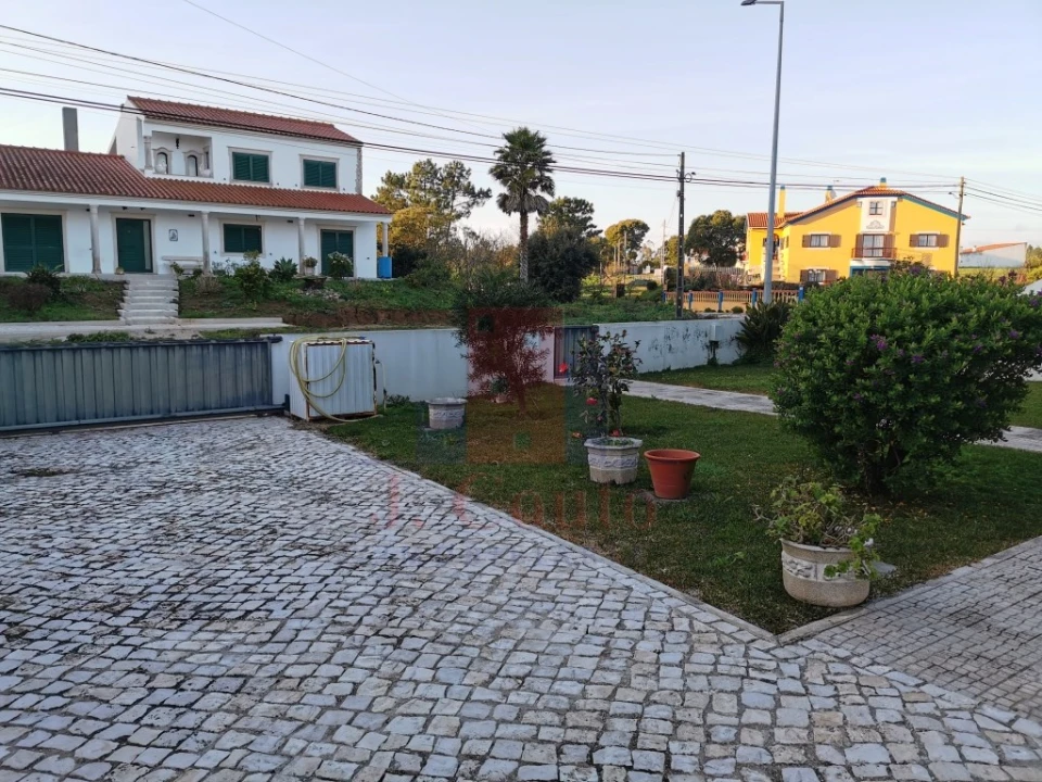 Moradia T4 para Arrendamento em Alfeizerão Foto 4