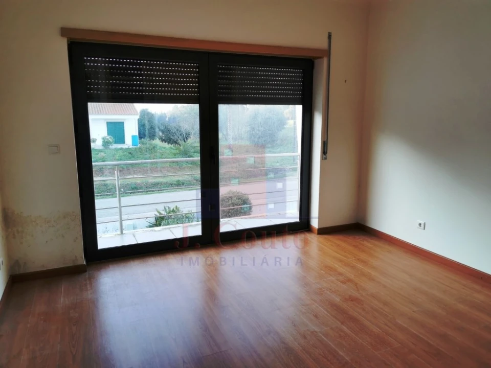 Moradia T4 para Arrendamento em Alfeizerão Foto 19