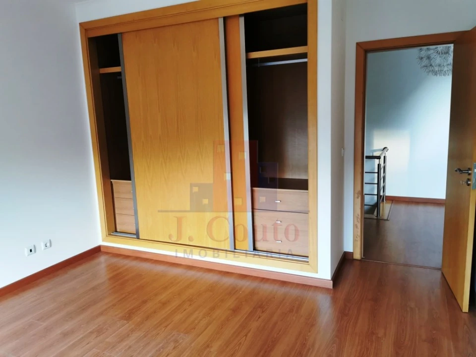 Moradia T4 para Arrendamento em Alfeizerão Foto 20