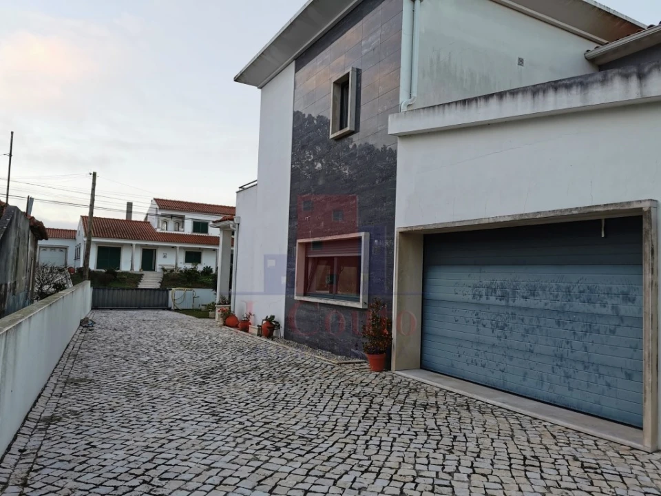 Moradia T4 para Arrendamento em Alfeizerão Foto 32