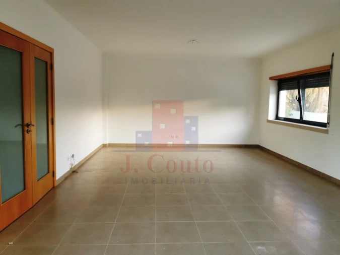 Moradia T4 para Arrendamento em Alfeizerão Foto 12