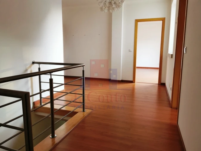 Moradia T4 para Arrendamento em Alfeizerão Foto 18