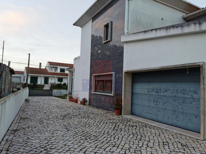 Moradia T4 para Arrendamento em Alfeizerão Foto 32