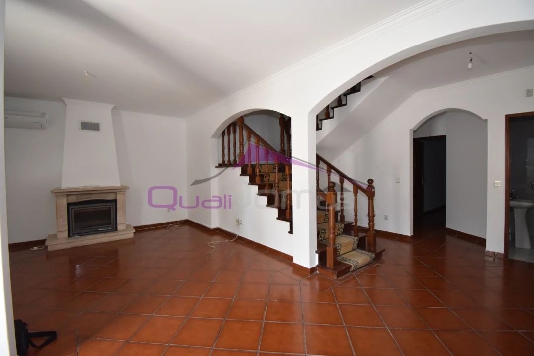 Moradia T4 para Venda em São João Baptista Foto 2