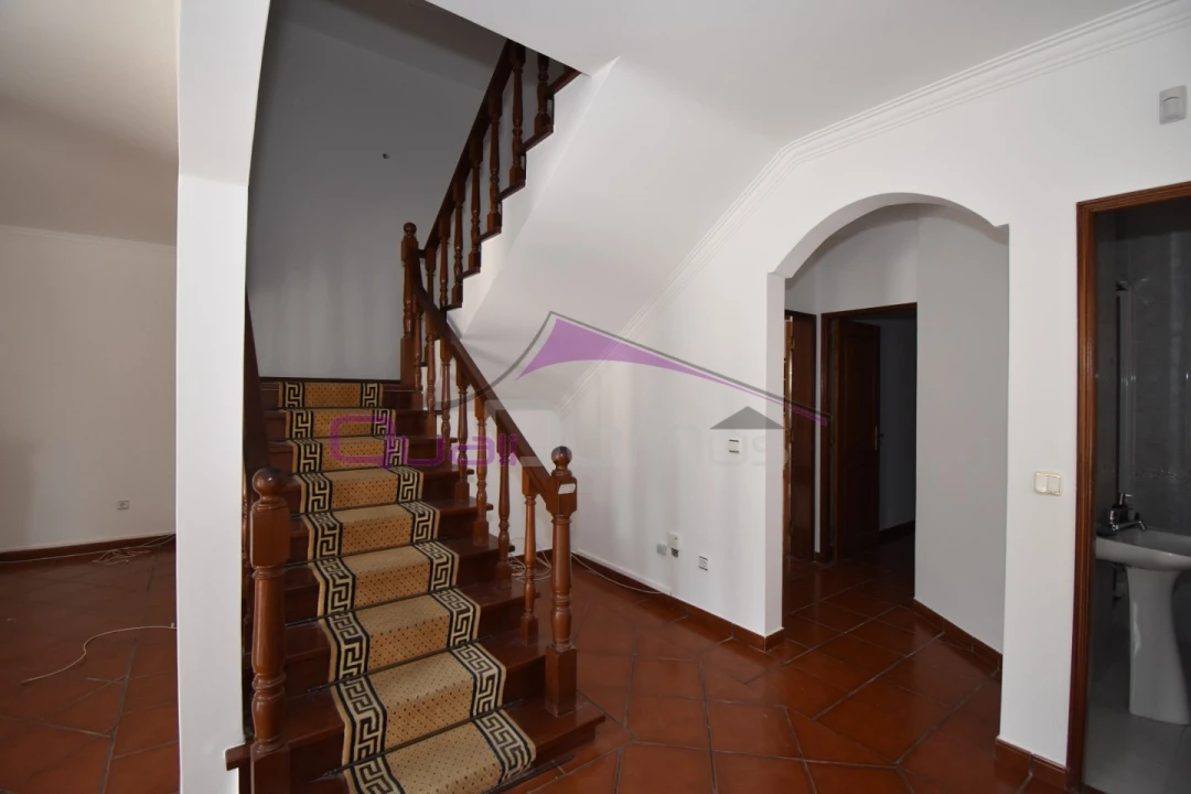 Moradia T4 para Venda em São João Baptista Foto 3