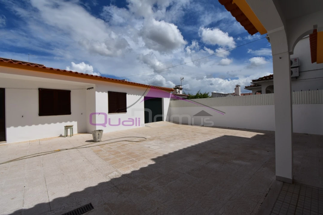 Moradia T4 para Venda em São João Baptista Foto 14