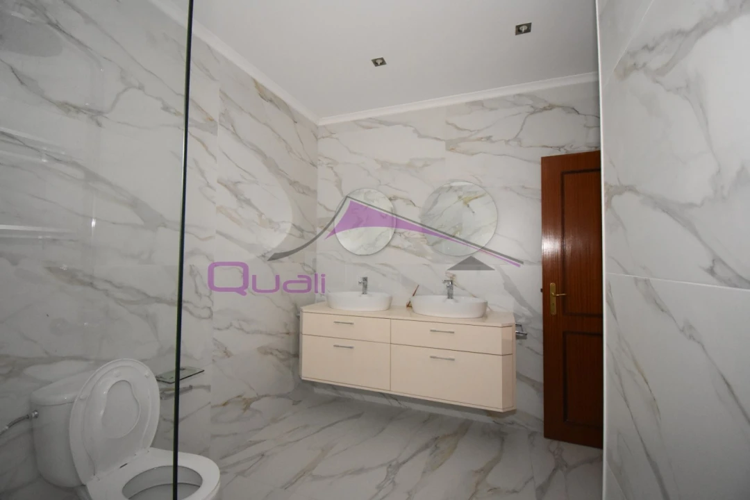 Moradia T4 para Venda em São João Baptista Foto 34
