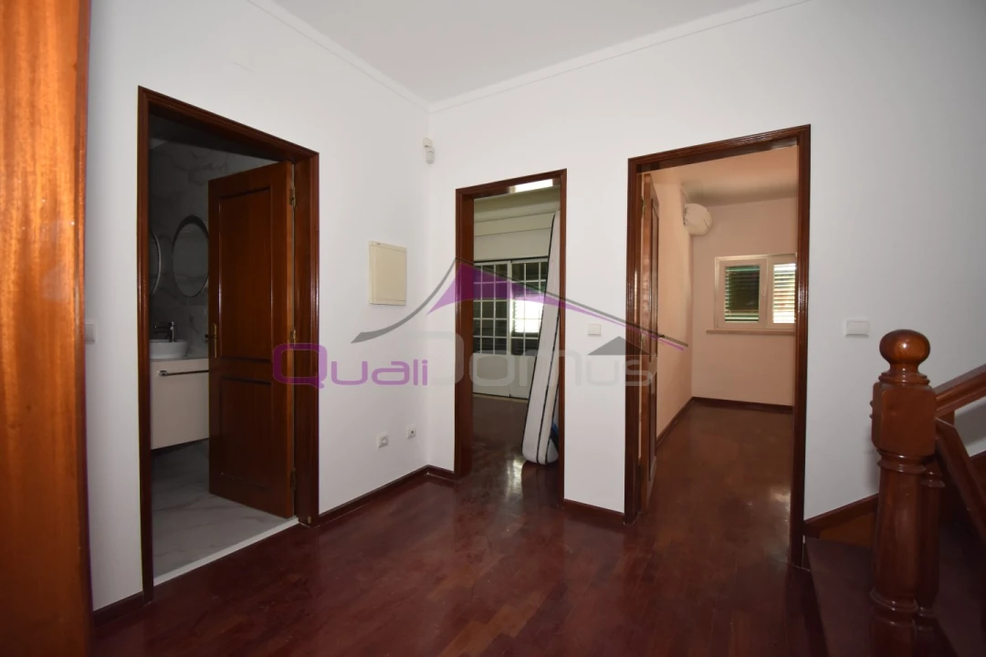 Moradia T4 para Venda em São João Baptista Foto 44