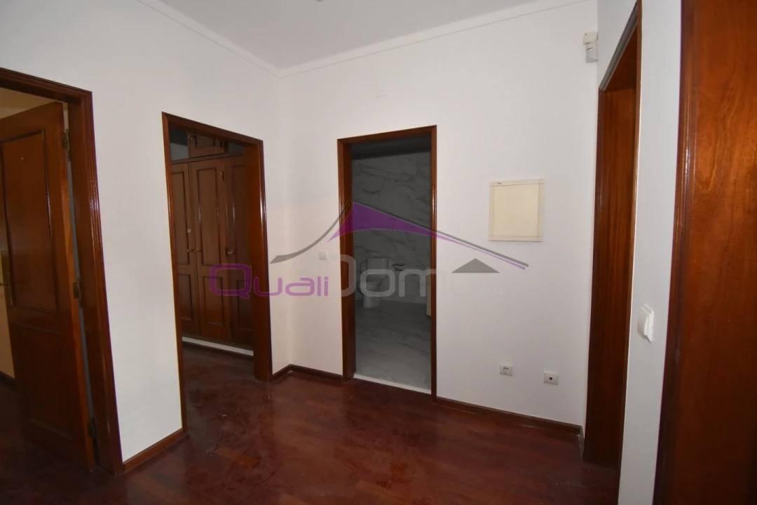 Moradia T4 para Venda em São João Baptista Foto 45