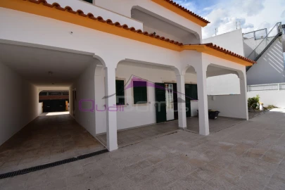 Moradia T4 para Venda em São João Baptista