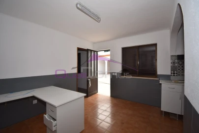 Moradia T4 para Venda em São João Baptista