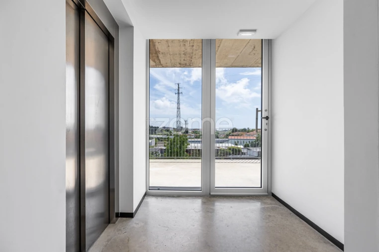 Apartamento T1 para Venda em Mafamude e Vilar do Paraíso Foto 2