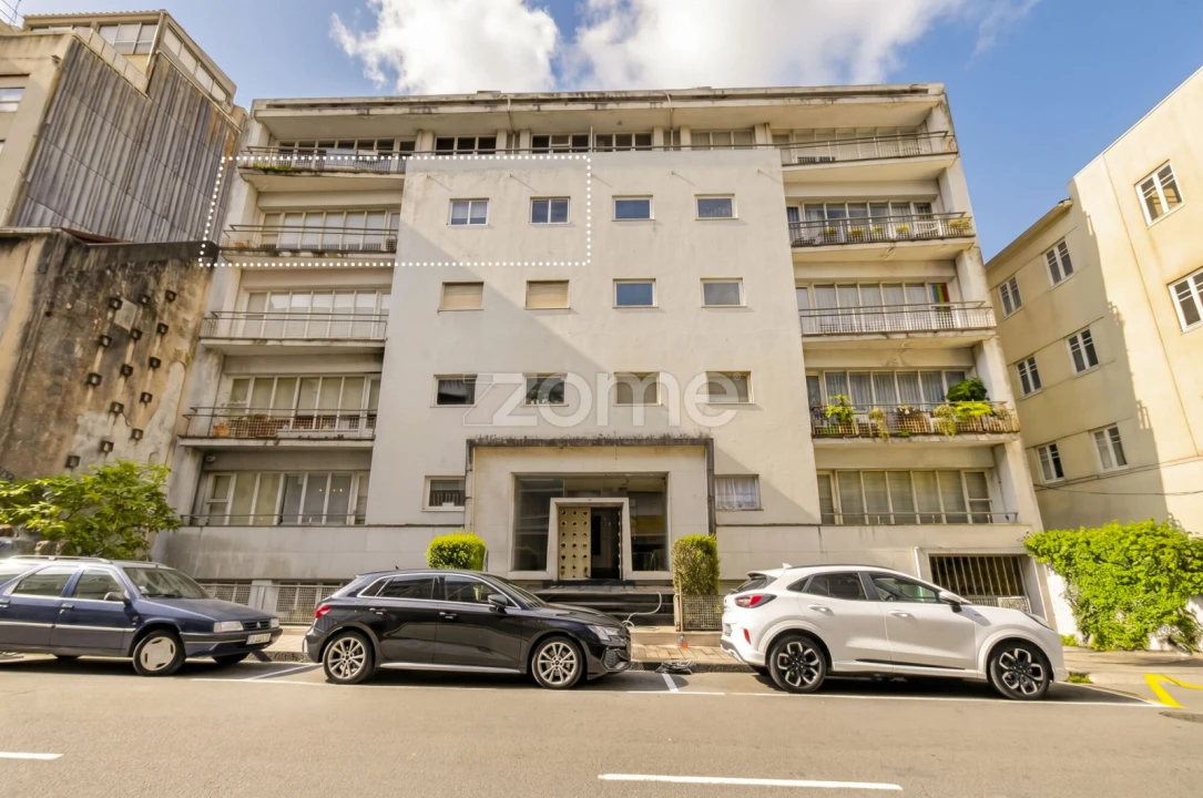 Apartamento T4 para Venda em Cedofeita, Santo Ildefonso, Sé, Miragaia, São Nicolau e Vitória Foto 1