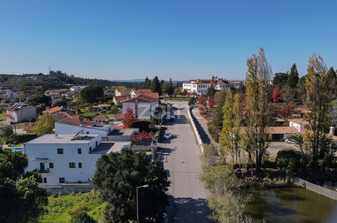 Moradia T4 para Venda em Tabua Foto 53