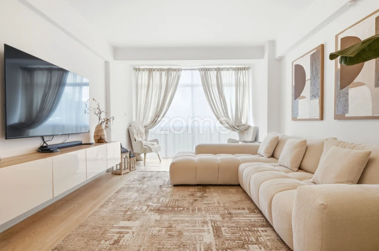 Apartamento T2 para Venda em Rio de Mouro Foto 2