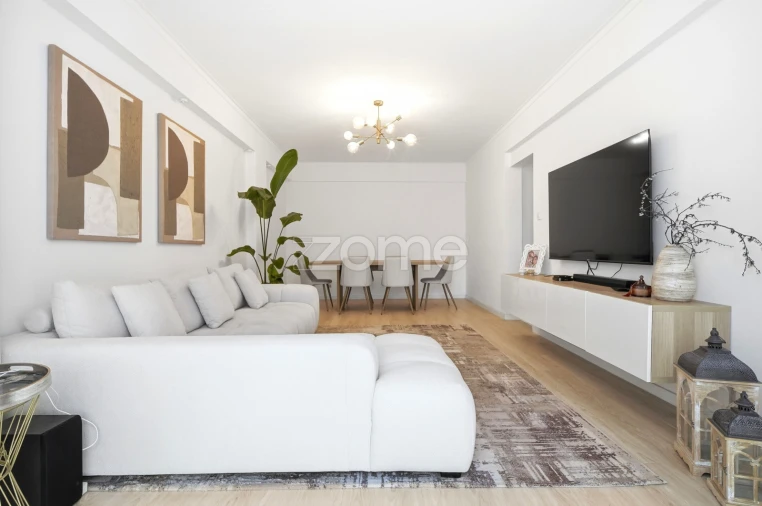 Apartamento T2 para Venda em Rio de Mouro Foto 3