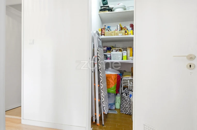 Apartamento T2 para Venda em Rio de Mouro Foto 17